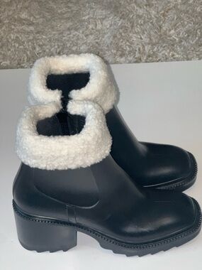 INC International Concepts Black Leather Rain Boots with Cream Sherpa Cuff 8 US